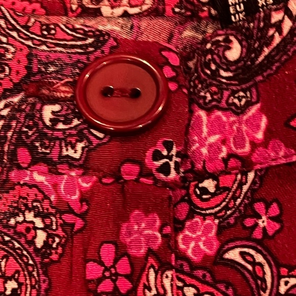 Forever 21 Pink Paisley Print Hemmed Cuff Shorts Size XS - Picture 2 of 9